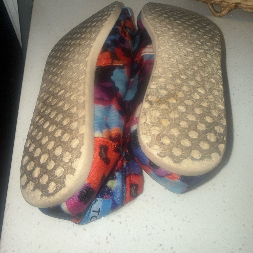Colorful TOMS - Picture 4 of 5